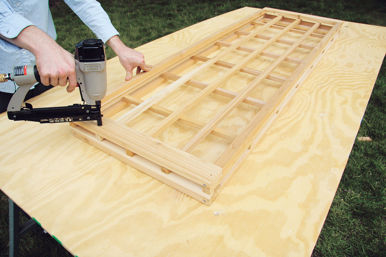 sandwich-frames-and-lattice