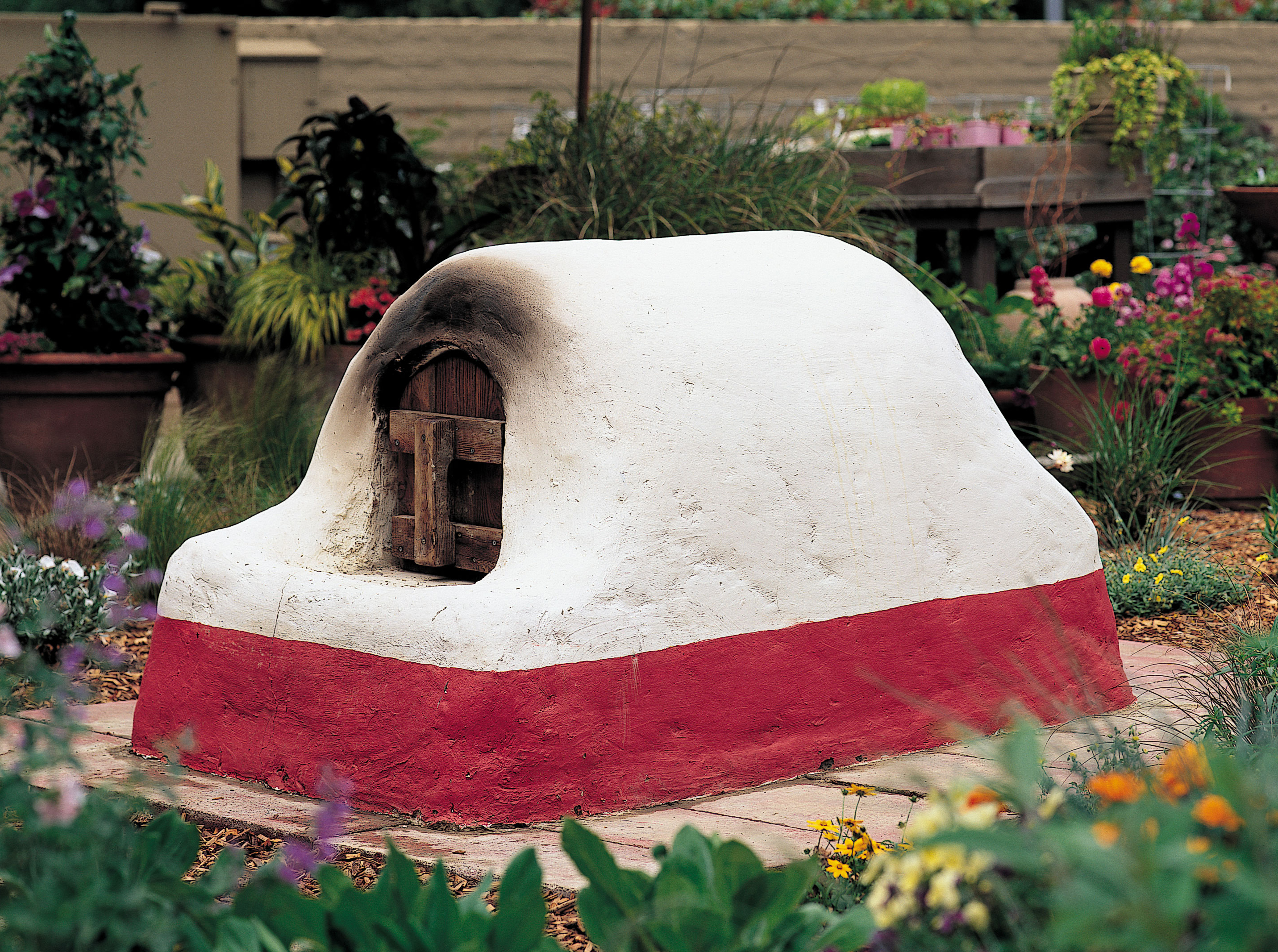 diy-backyard-adobe-oven