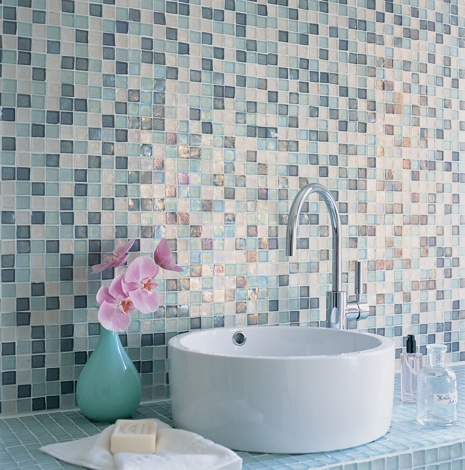 mosaic-vanity-wall