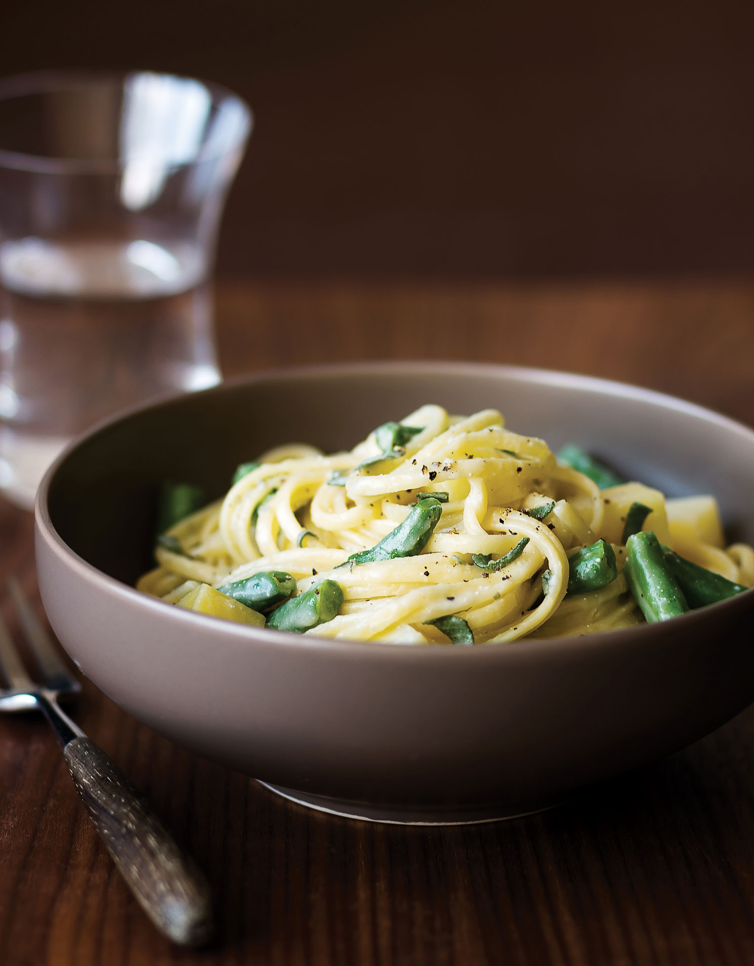 linguine-with-gorgonzola-potatoes-green-beans-and-sage