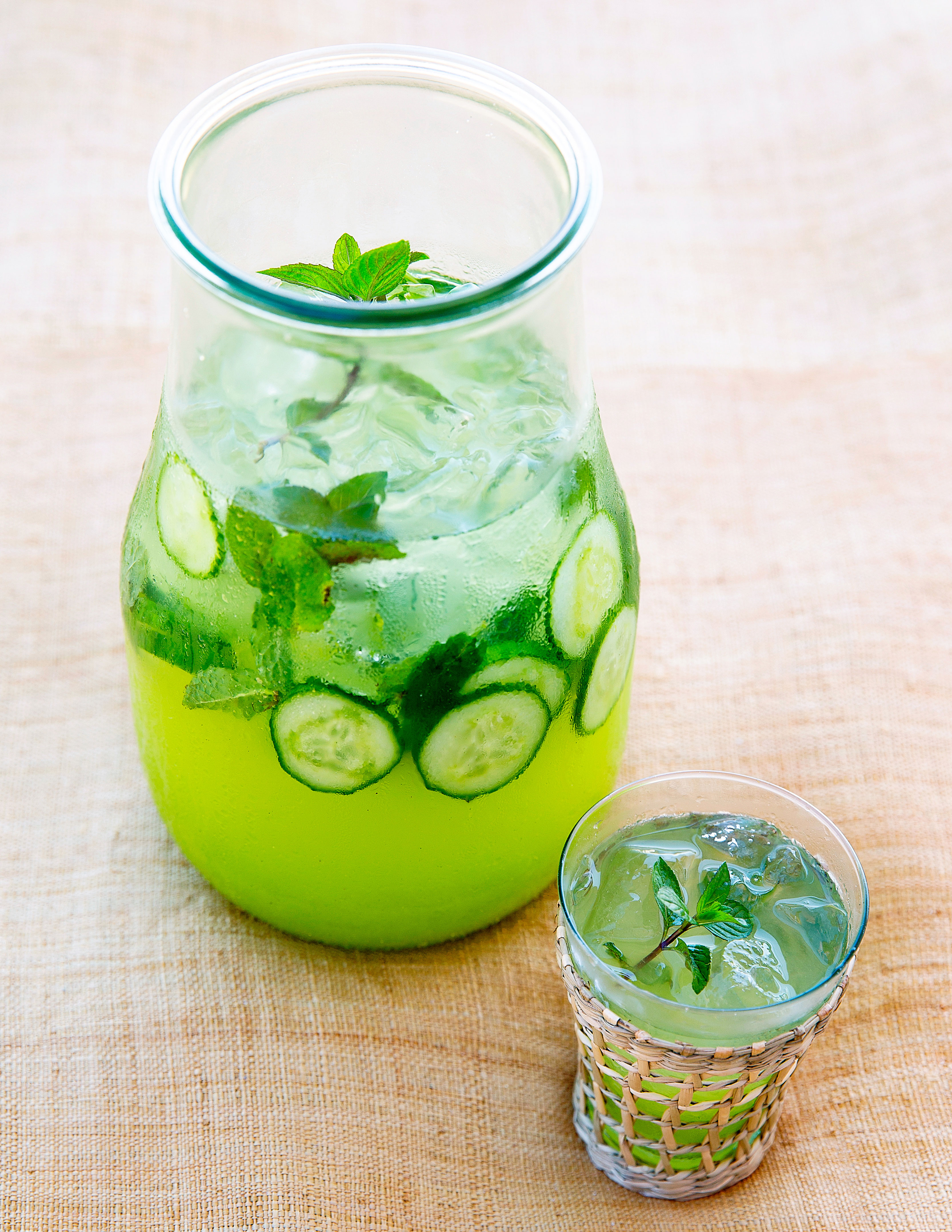 Brunch drinks: Cucumber Mint Spritzer (0315)