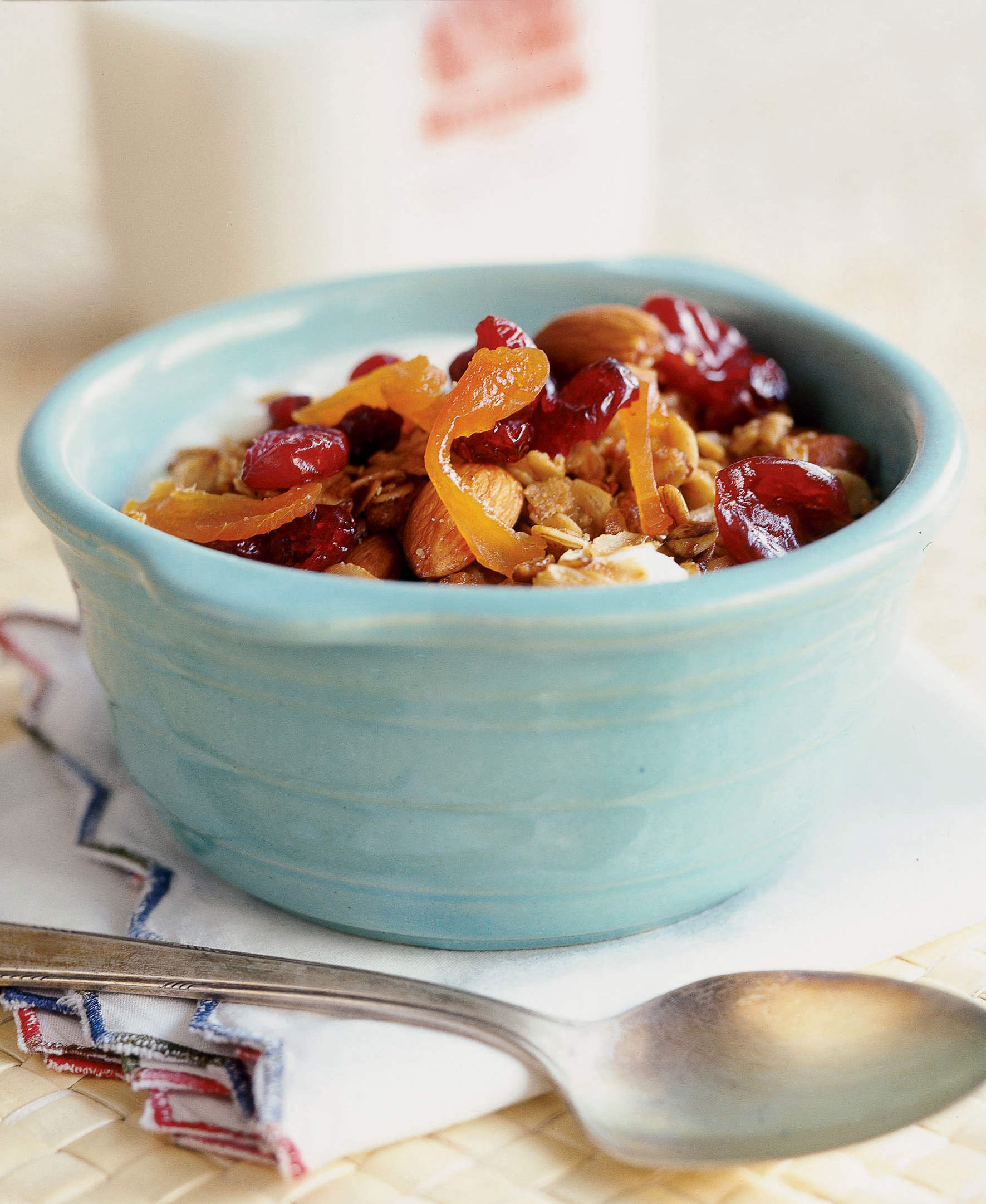 clementines-fruit-and-nut-granola