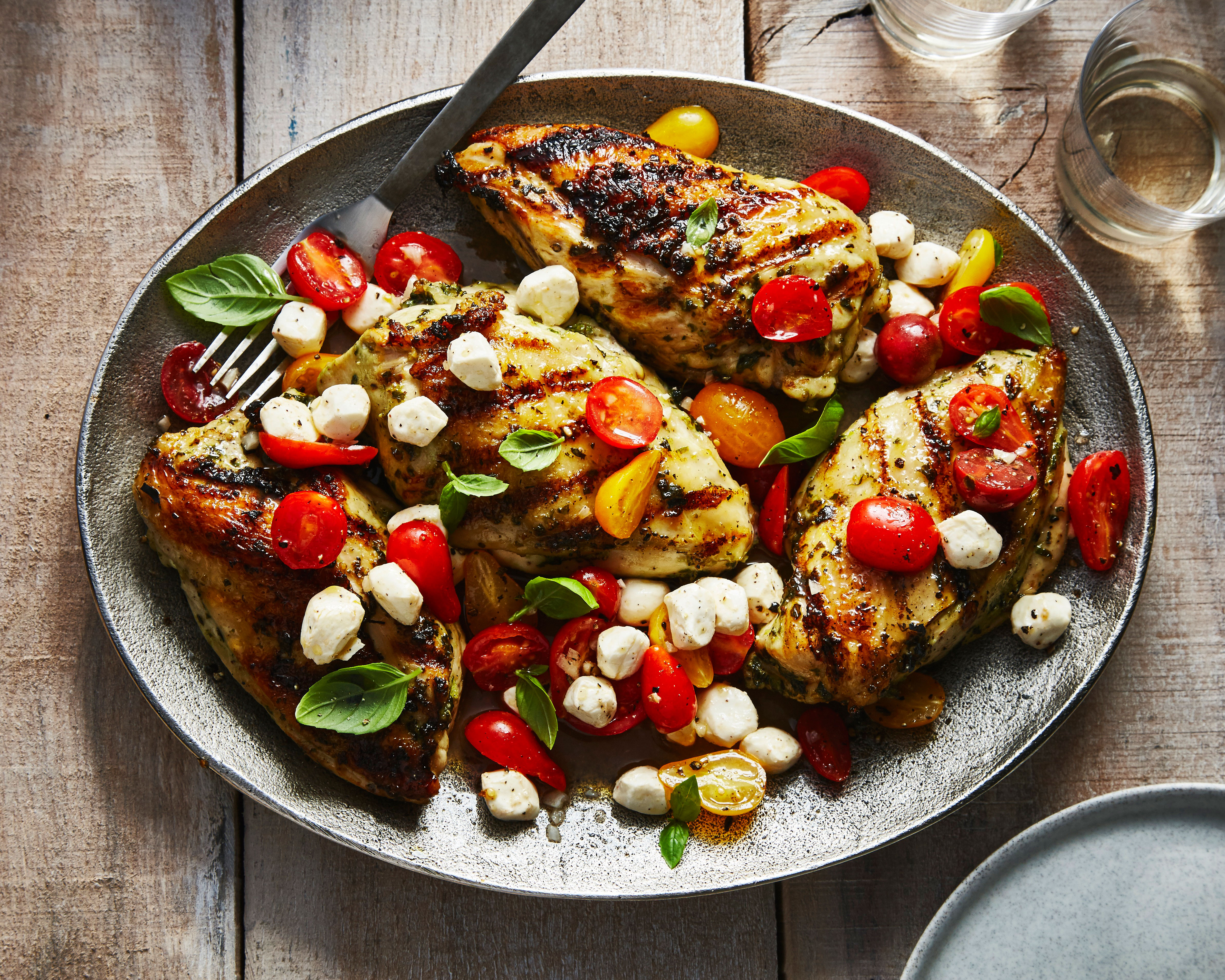 garlic-basil-grilled-chicken-with-caprese-salsa