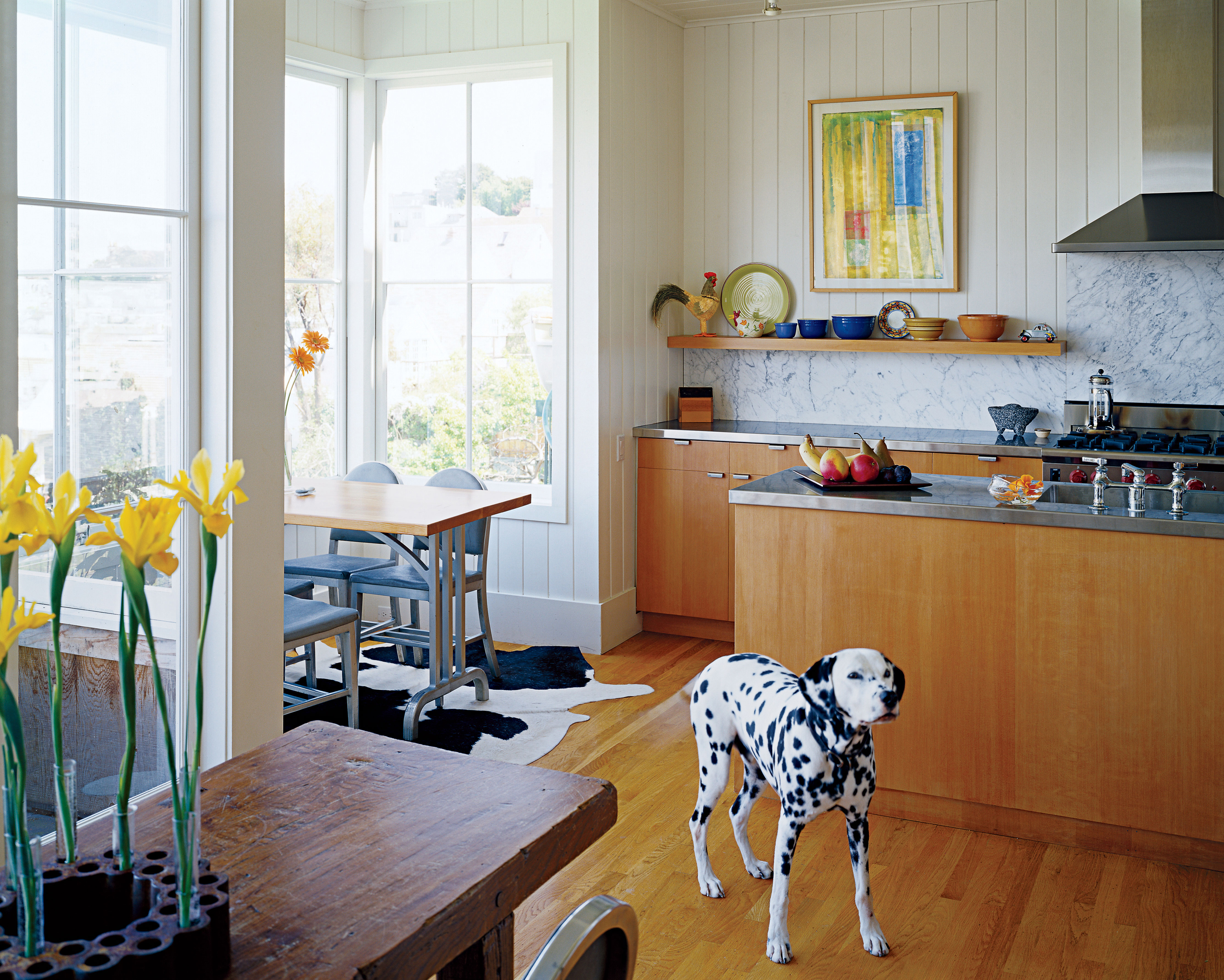 New Kitchen Opens to Airy Living Spaces