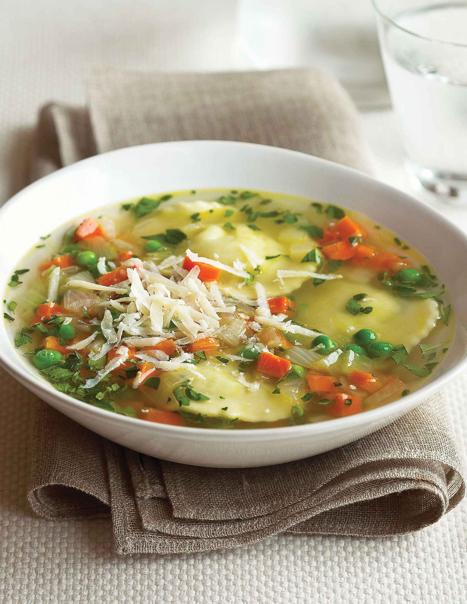 herb-ravioli-soup