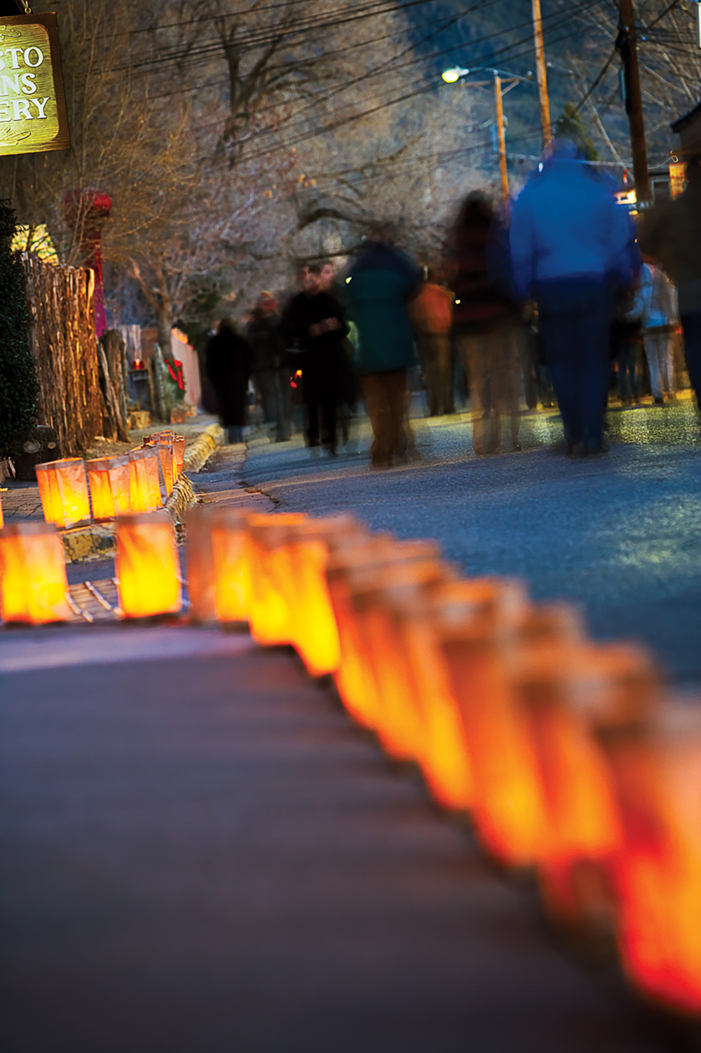 santa-fe-farolito-walk-santa-fe-nm