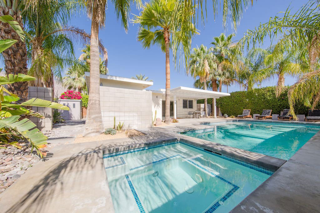 private-mid-century-oasis-palm-springs