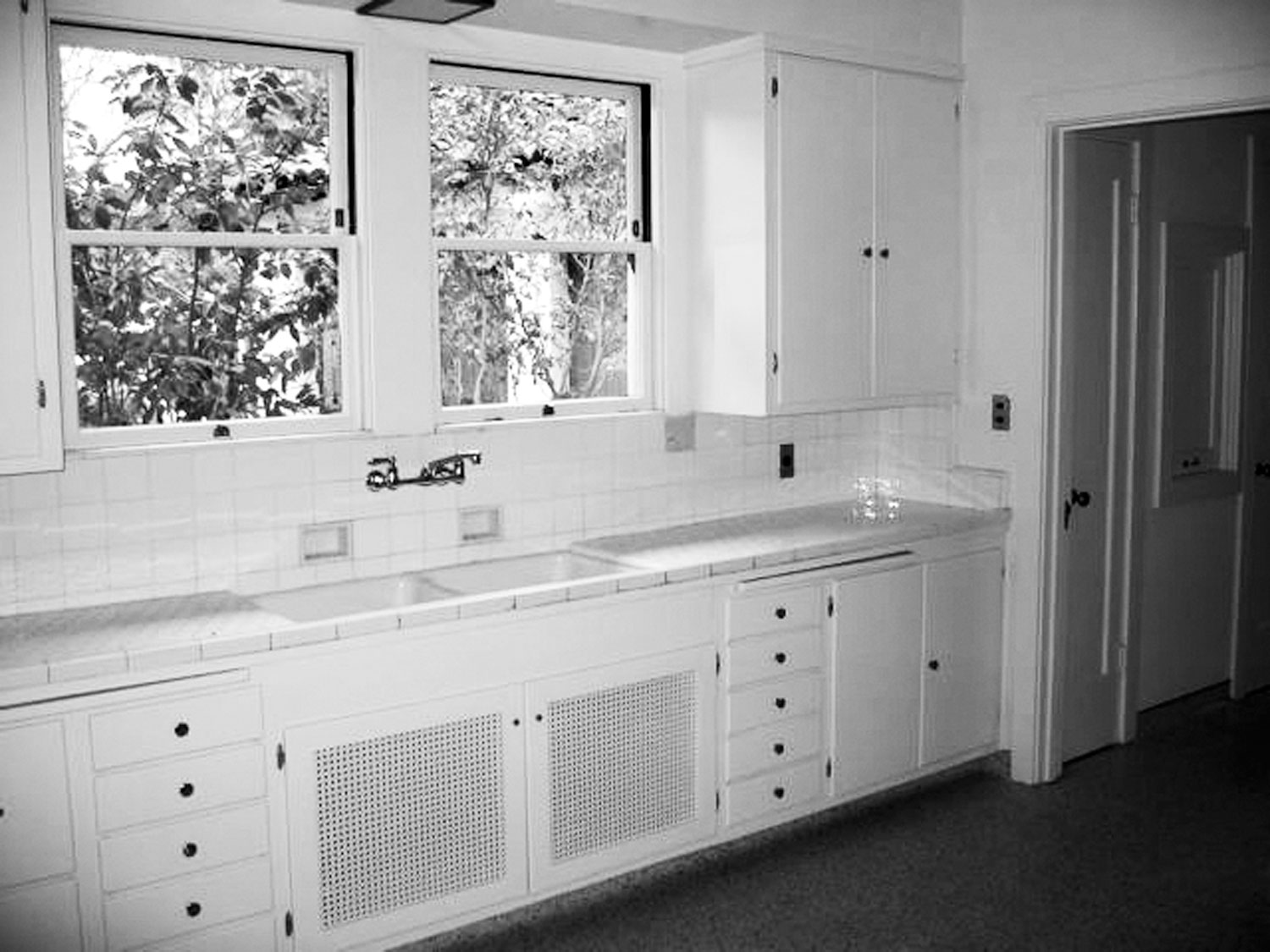 oakland-kitchen-before