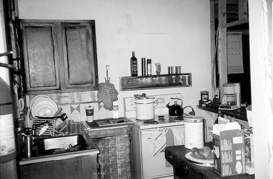 beach-kitchen-before