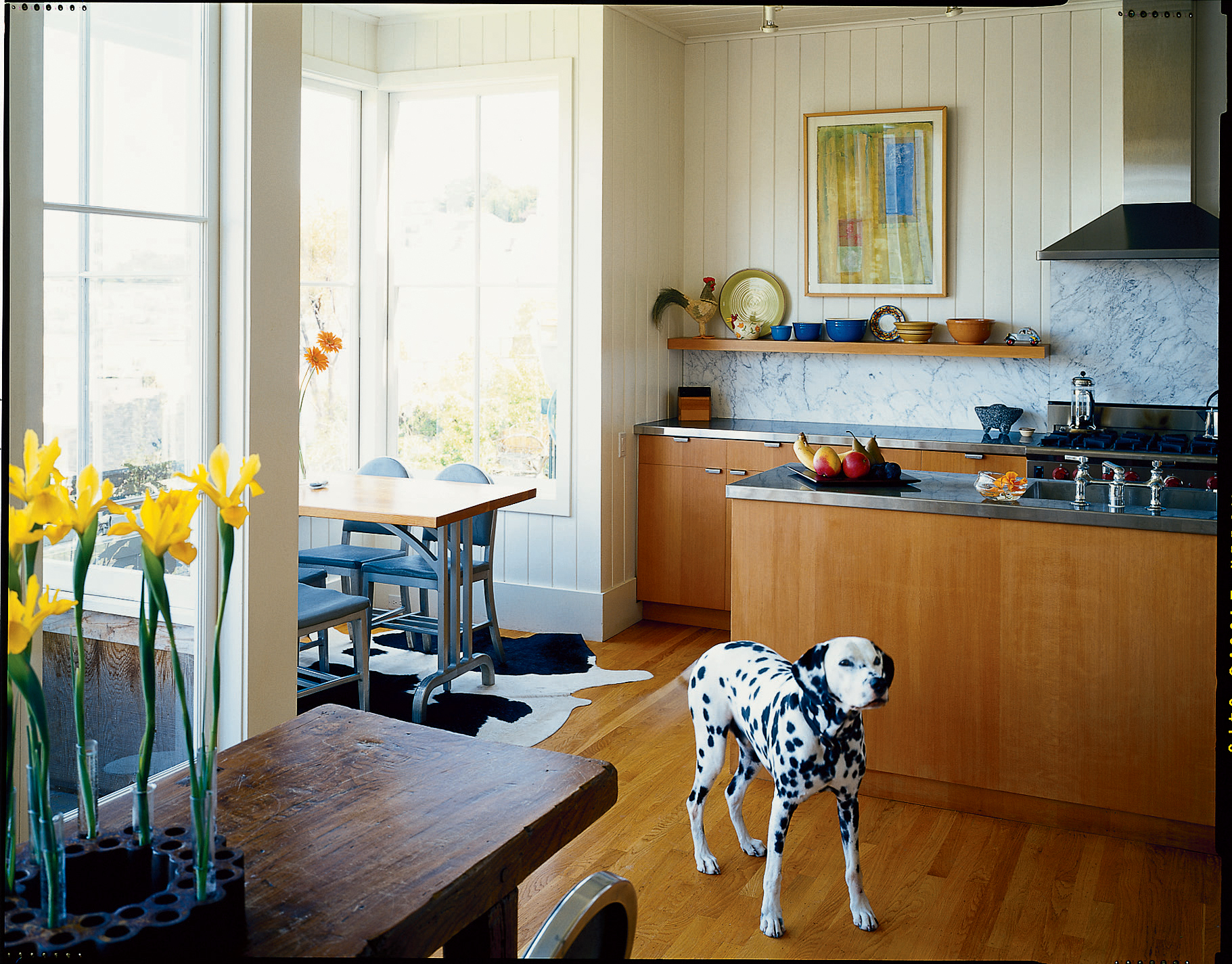 airy-kitchen-living-space