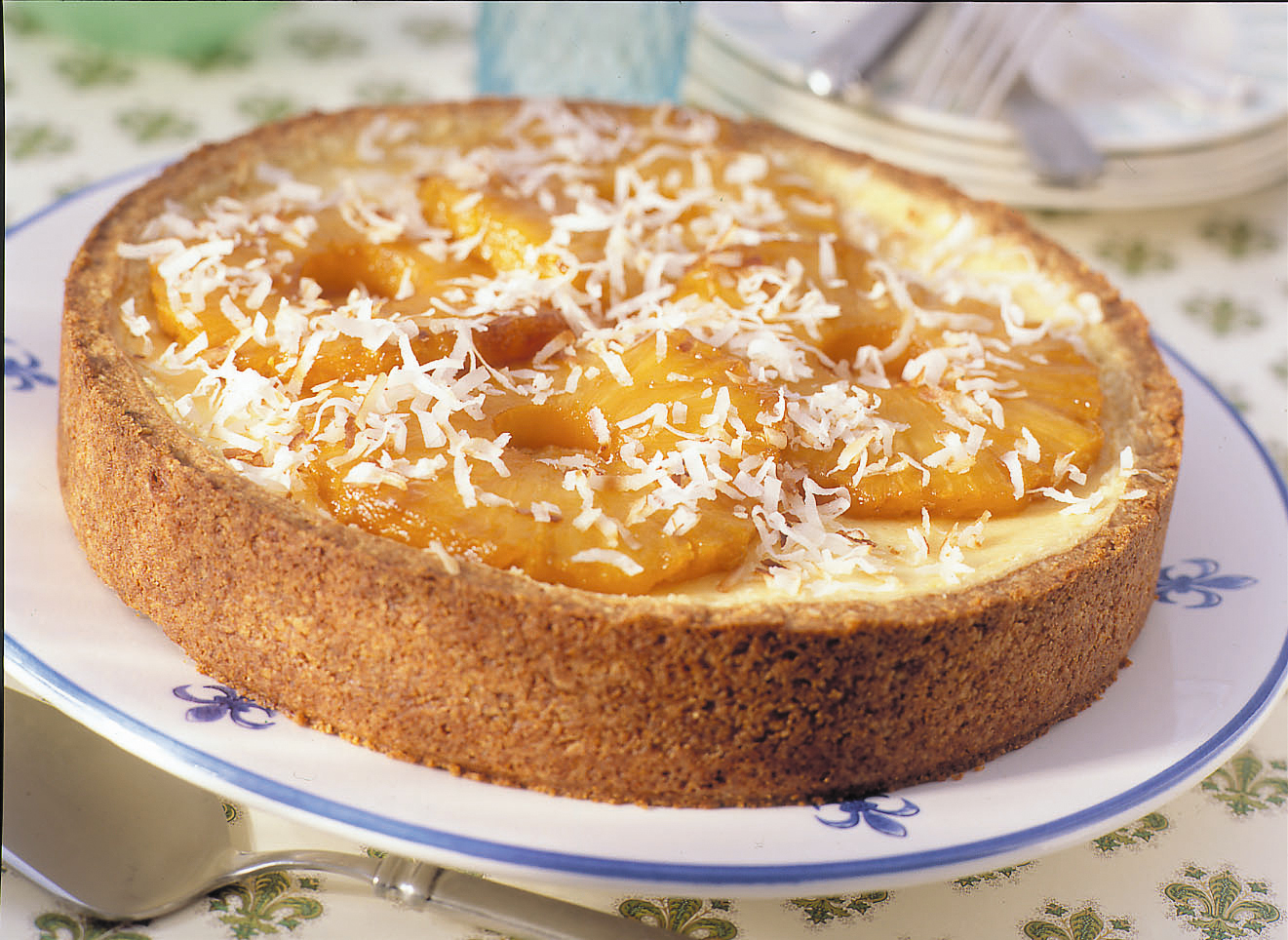 pineapple-cheesecake-with-haupia-sauce