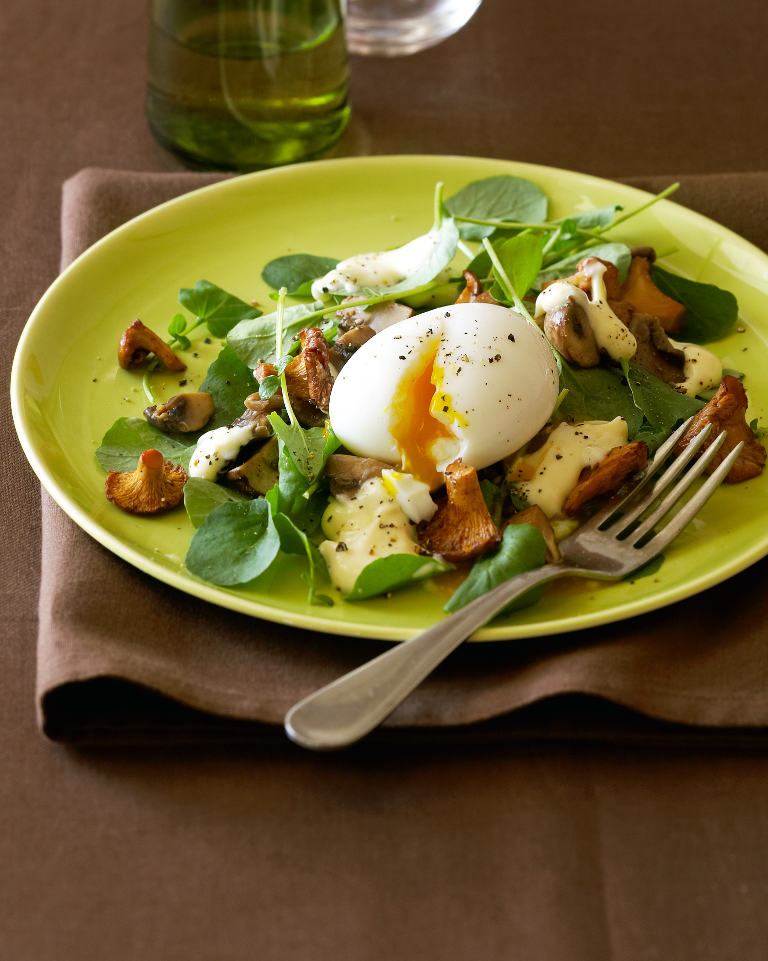 mushroom-and-soft-cooked-egg-salad-with-hollandaise