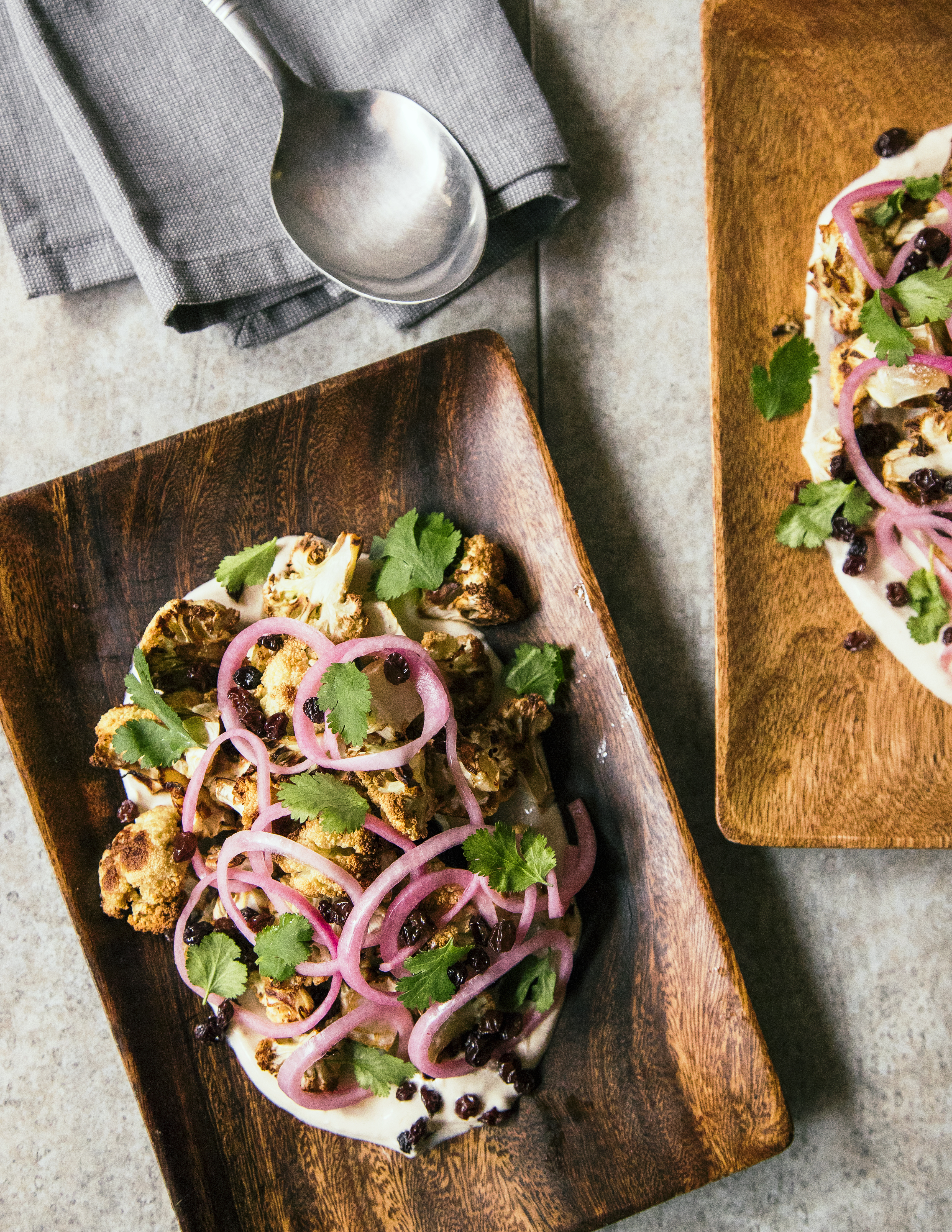roasted-cauliflower-with-pickled-onion-and-yogurt-sauce