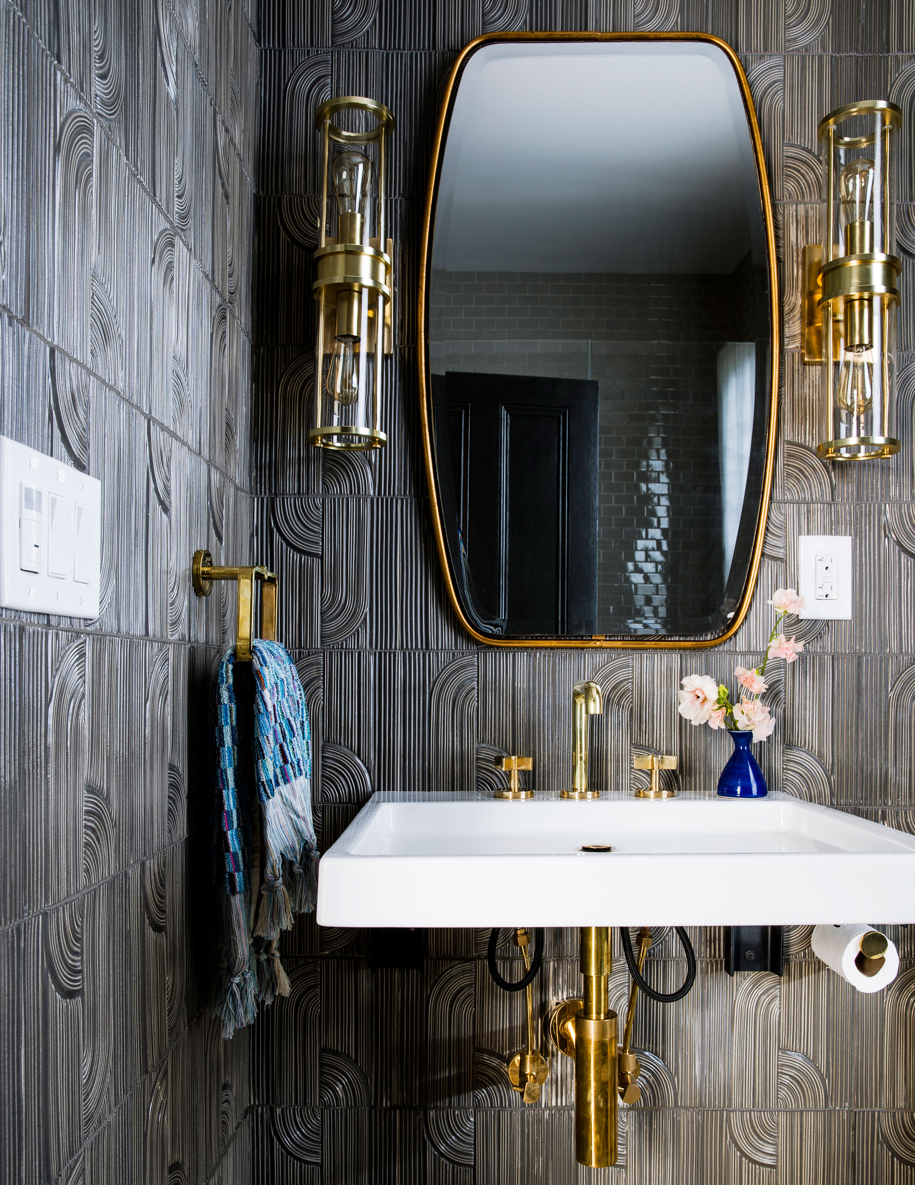 10 Statement-Making Modern Wall Sconces