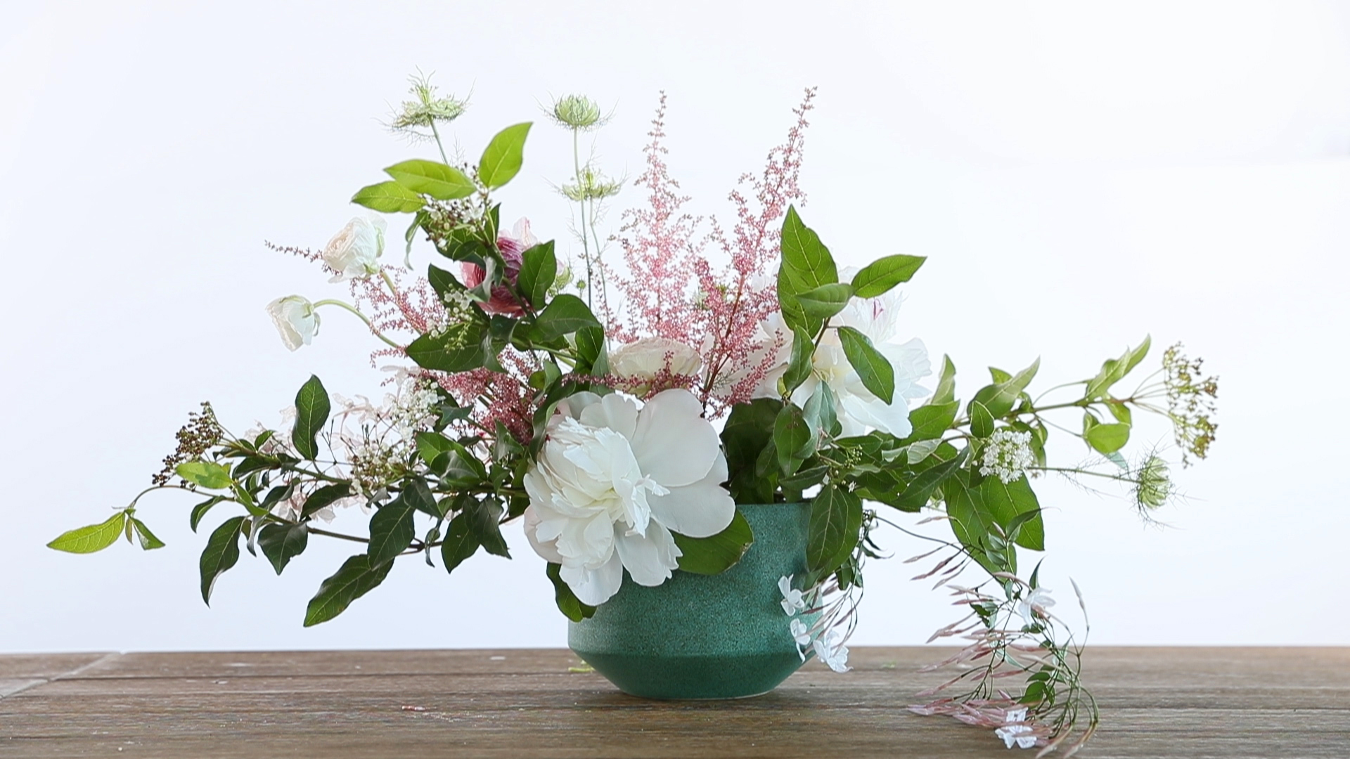 Tips for making beautiful flower arrangements – About The Garden Magazine