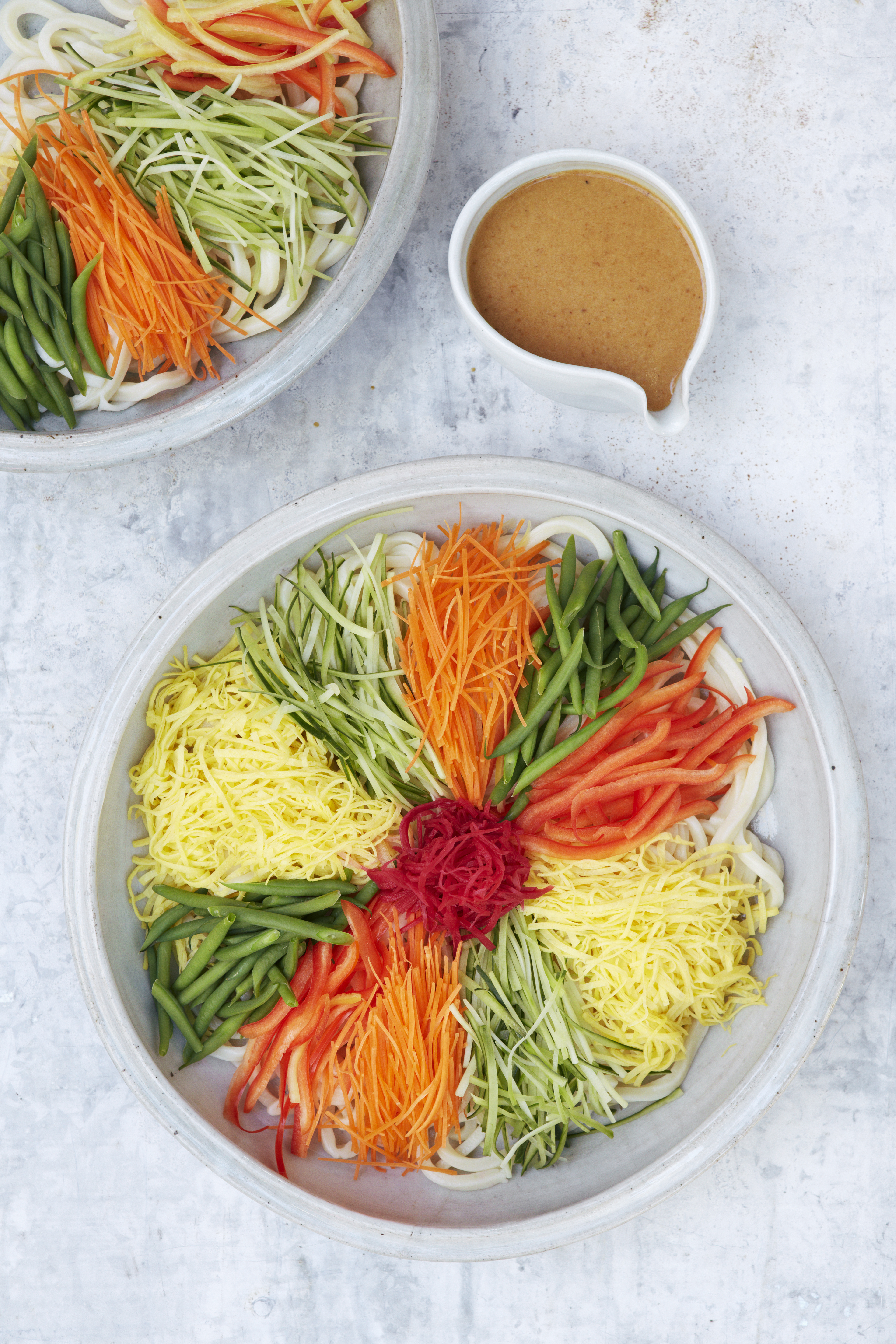 chilled-udon-salad-hiyashi-chuka-udon