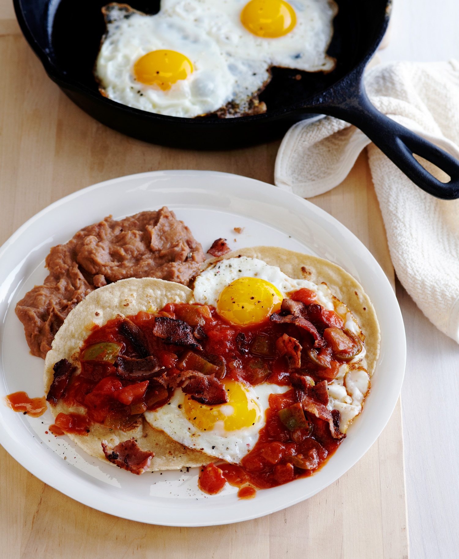 huevos-rancheros-con-bacon