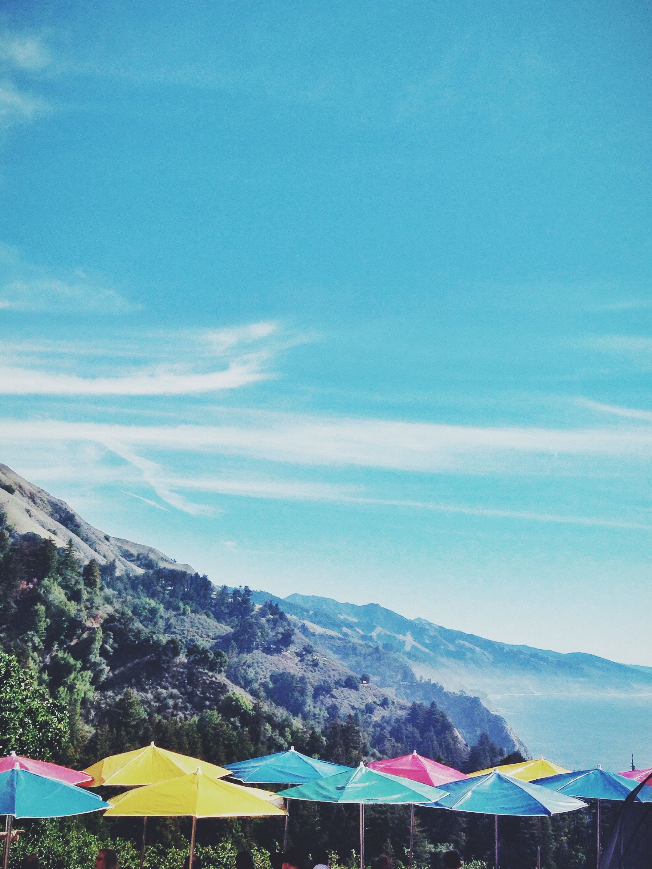 watch-the-waves-crash-while-you-eat