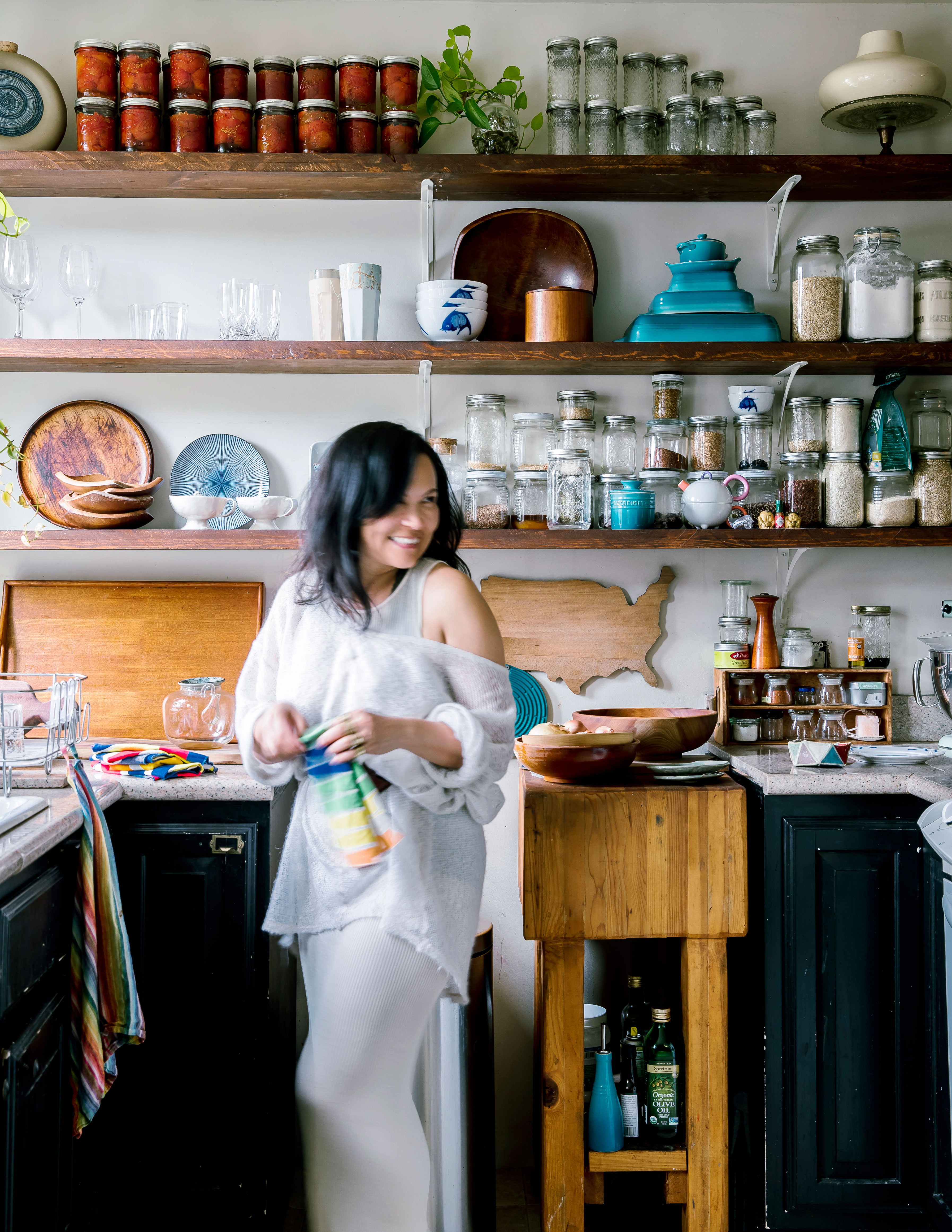 flaunt-cabinet-contents