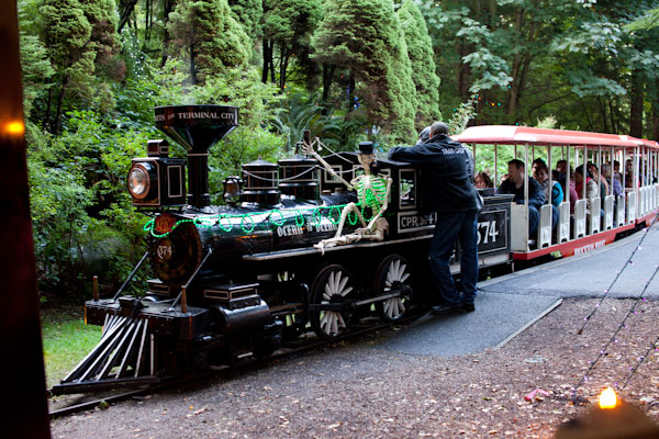 stanley-park-halloween-ghost-train-vancouver-b-c