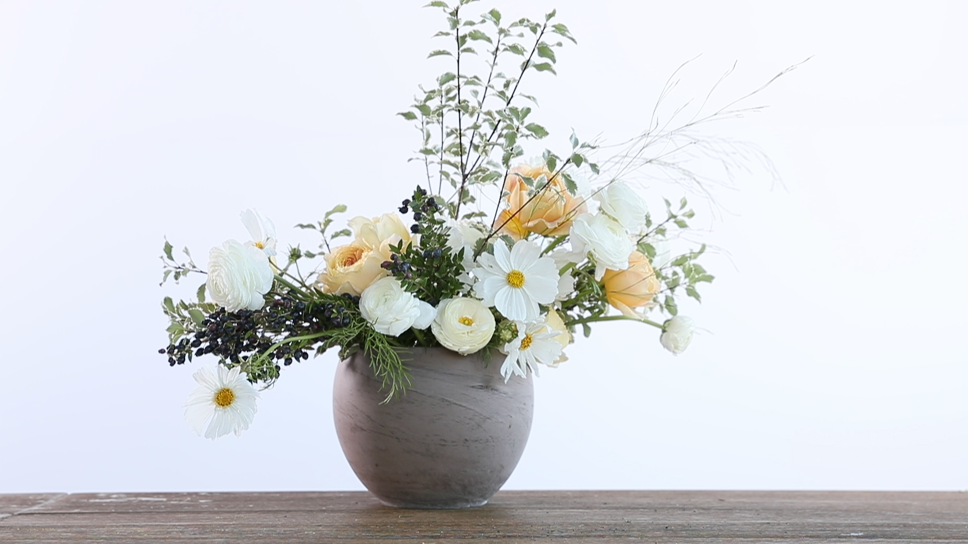 How to Arrange Flowers in a Wide-Mouthed Vase