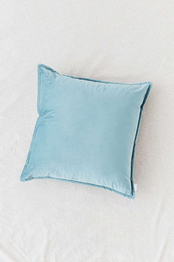velvet-pillow