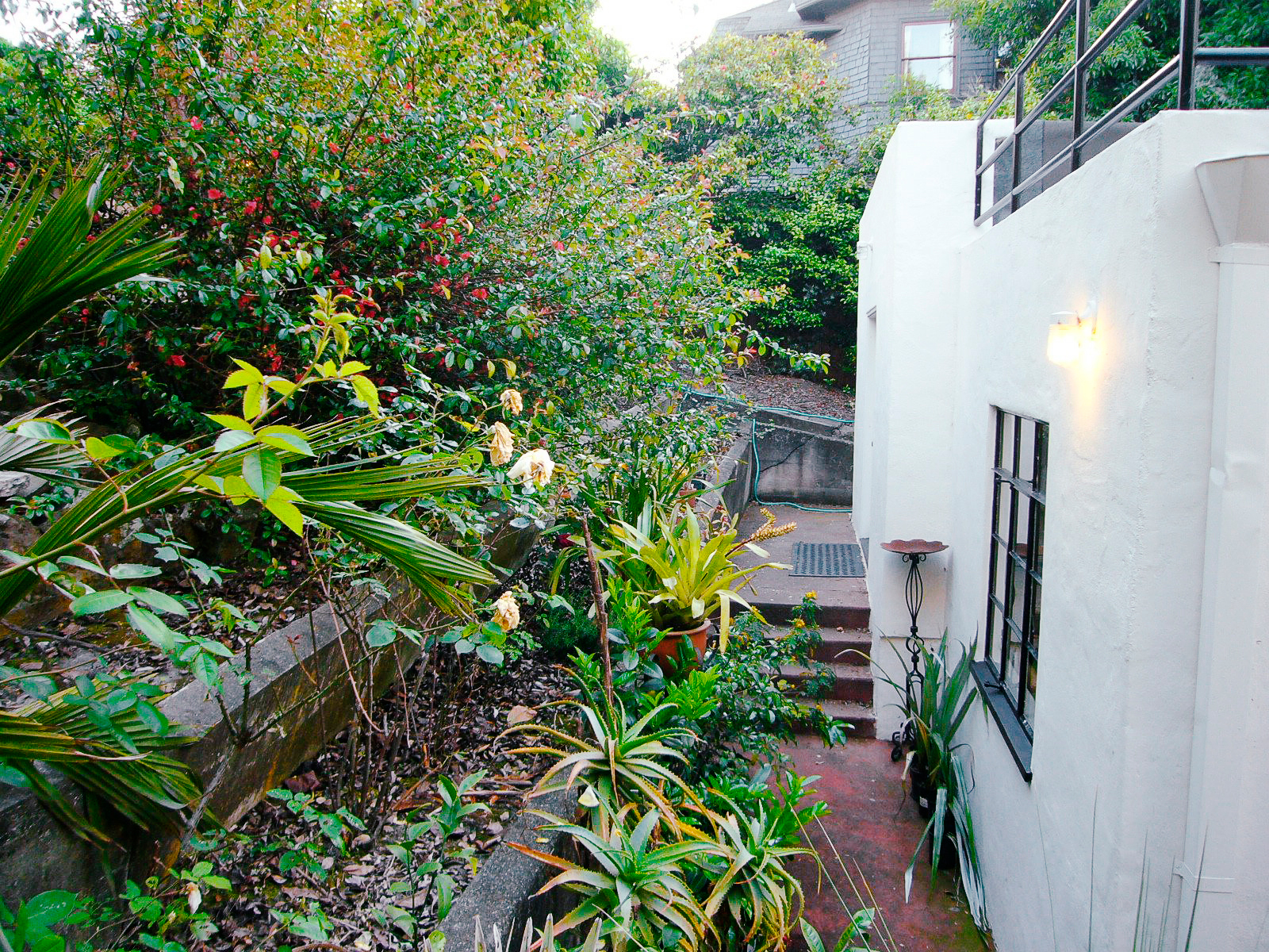 oakland-small-space-before