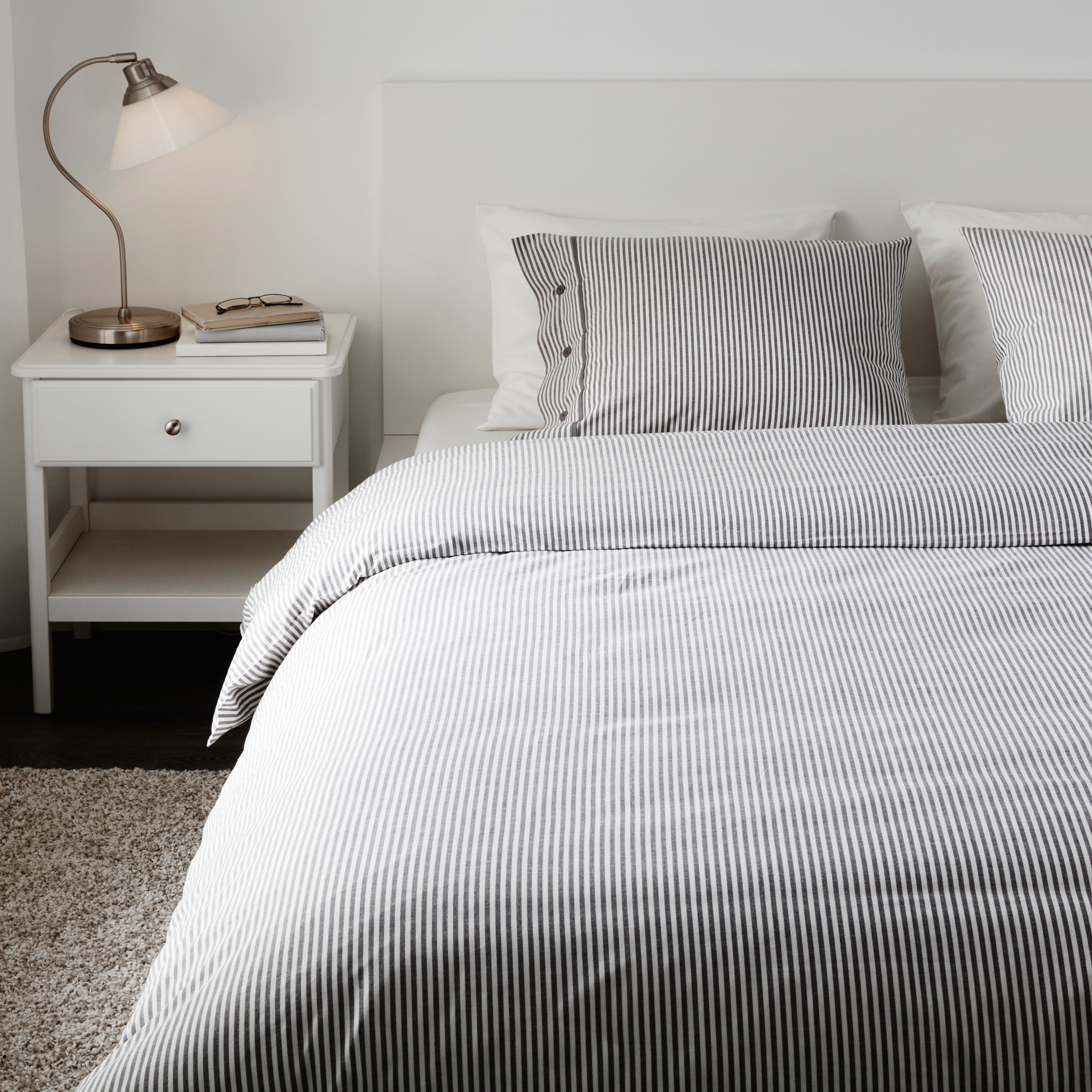 nyponros-duvet-cover