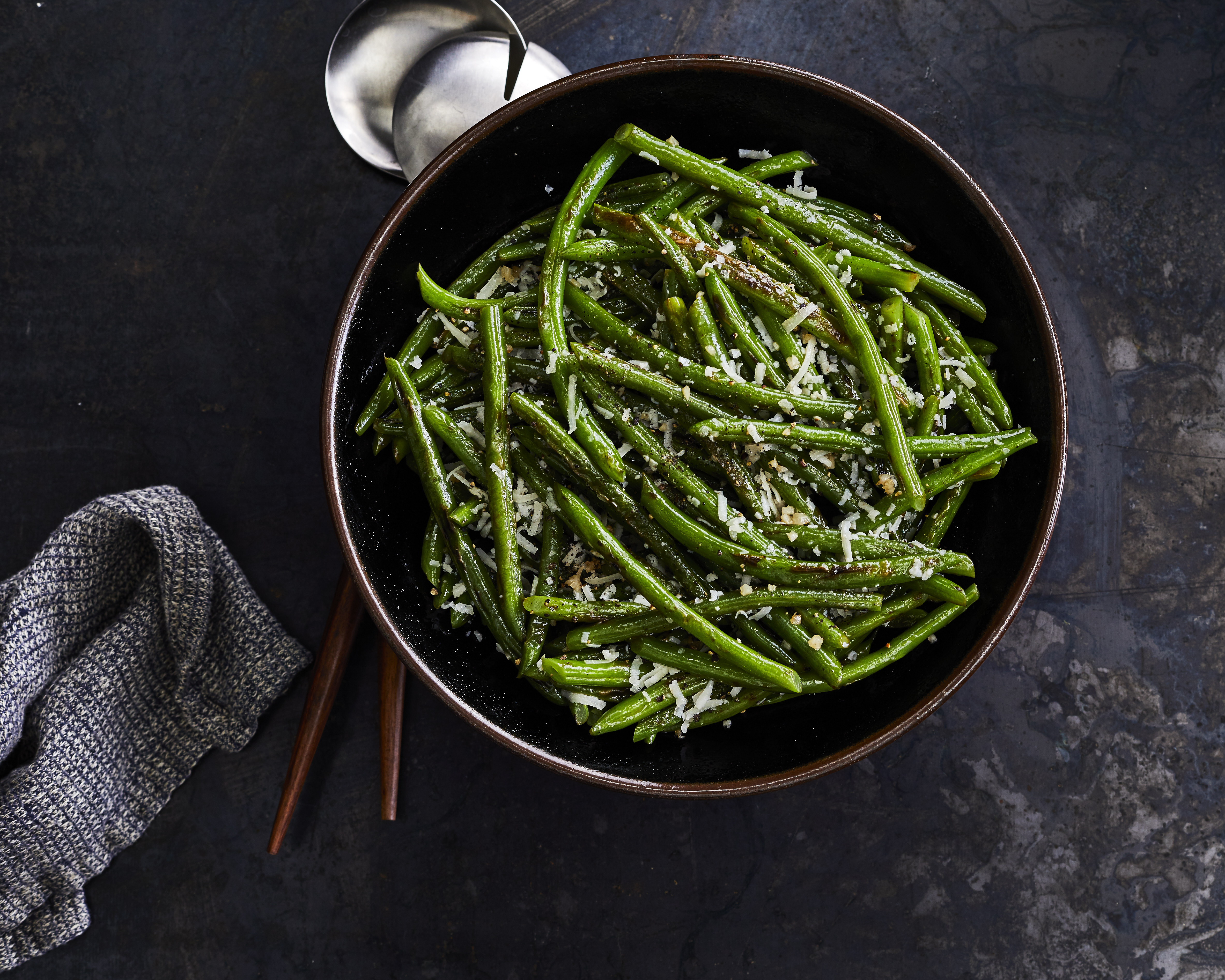 garlic-green-beans-with-manchego