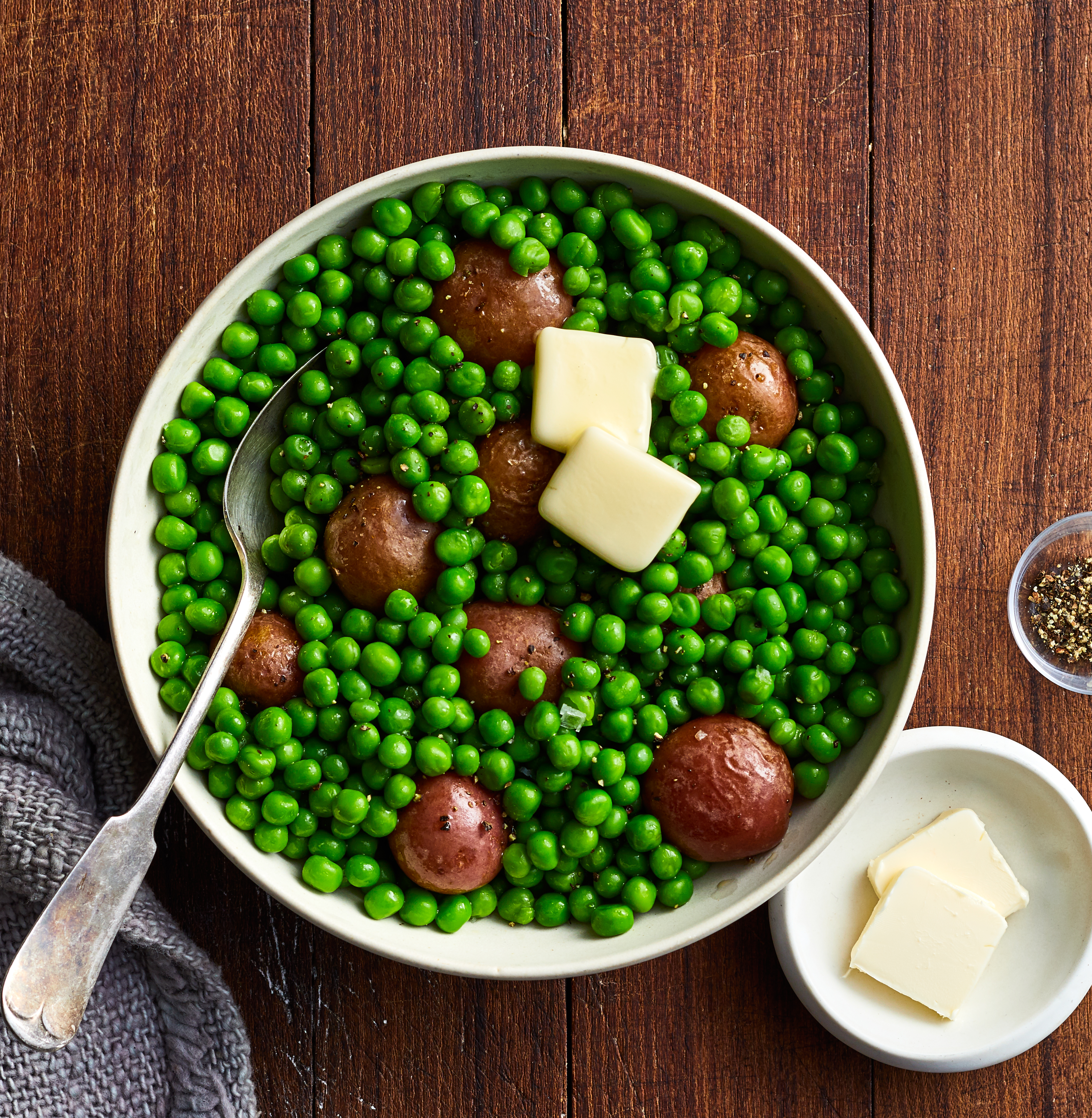 peas-and-potatoes-with-bay-leaves-and-black-pepper