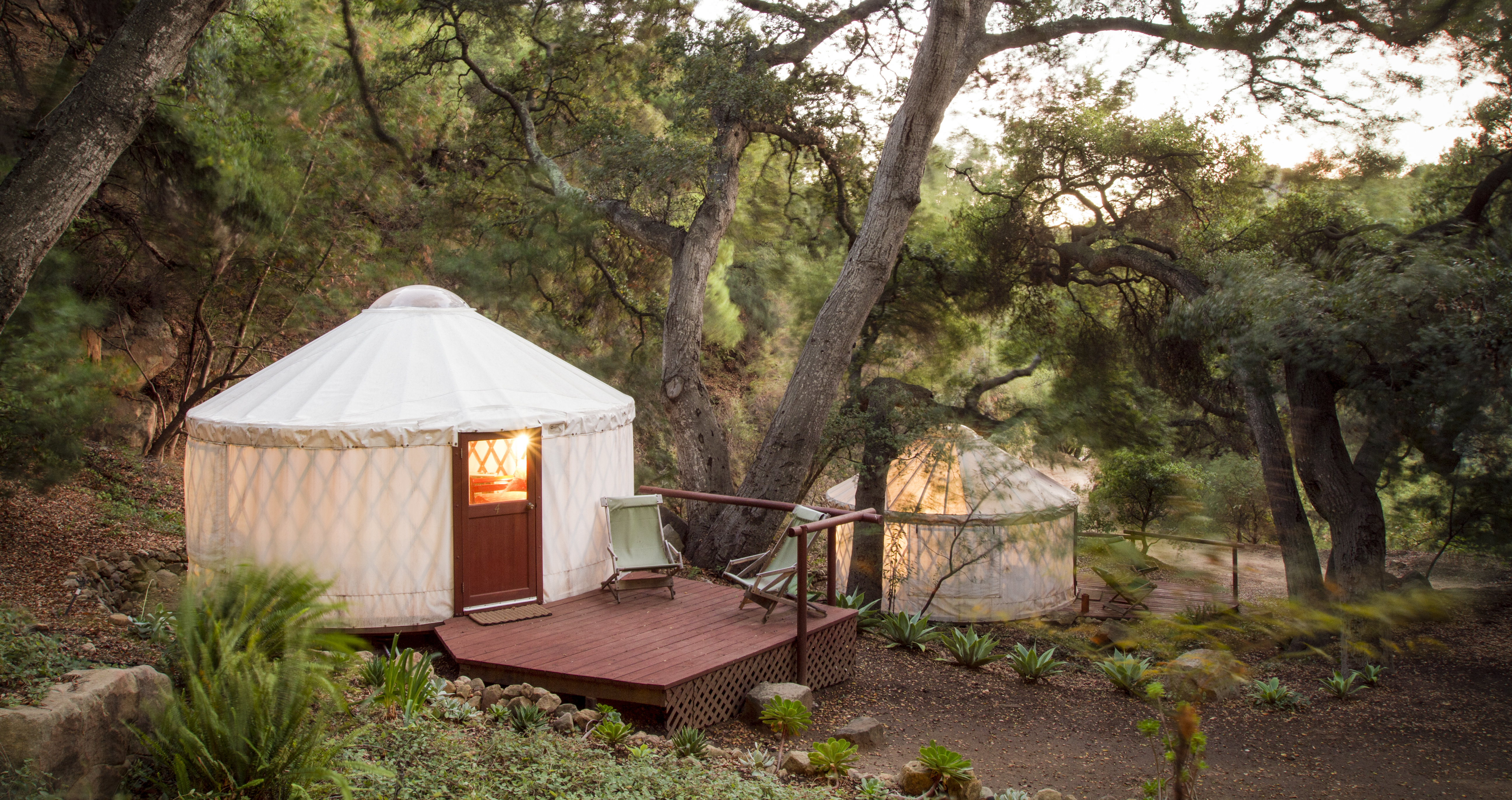 immerse-yourself-in-a-yoga-retreat