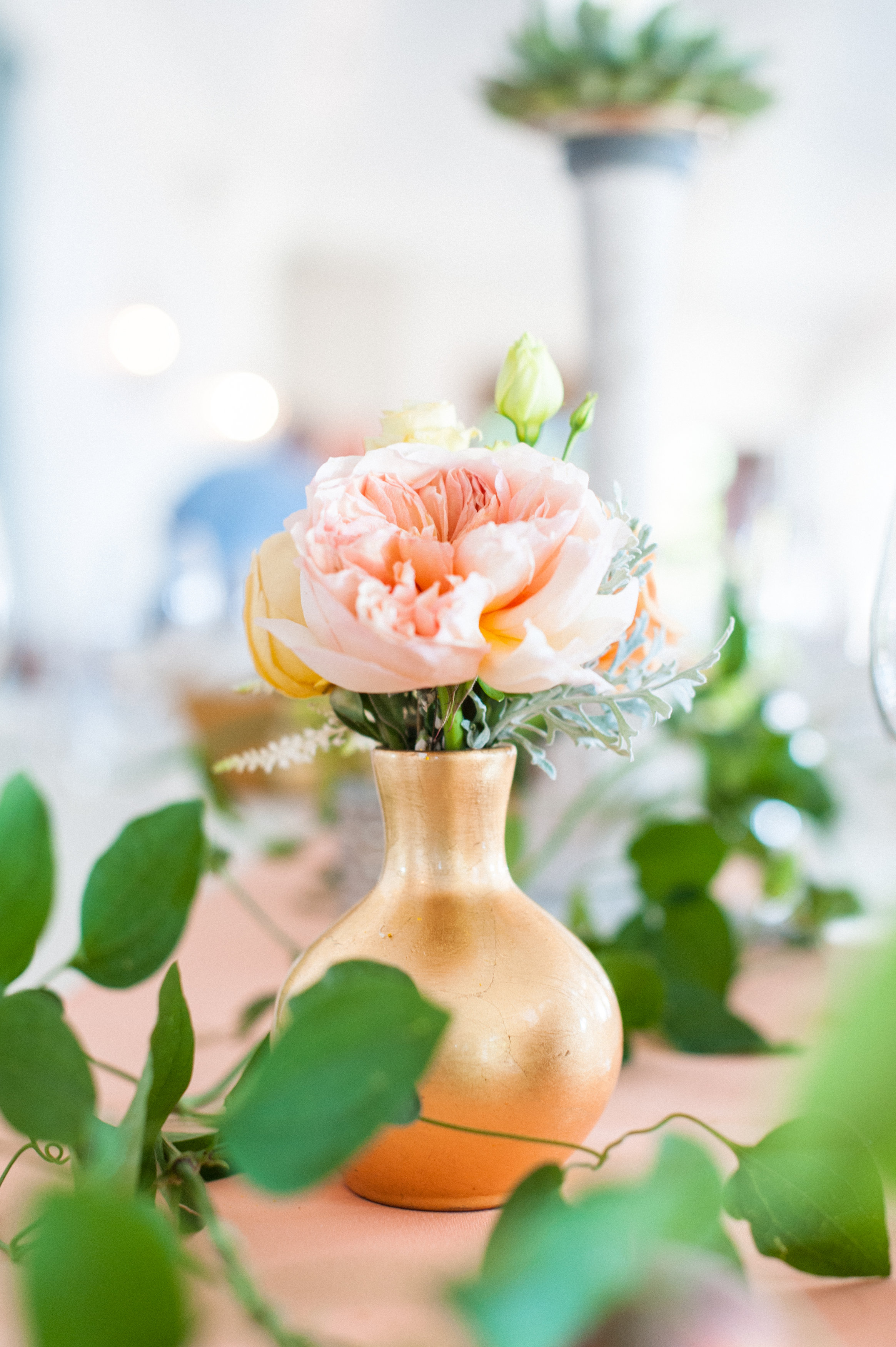 11 Beautiful Ways to Incorporate Warm Pastels into Your Wedding Décor