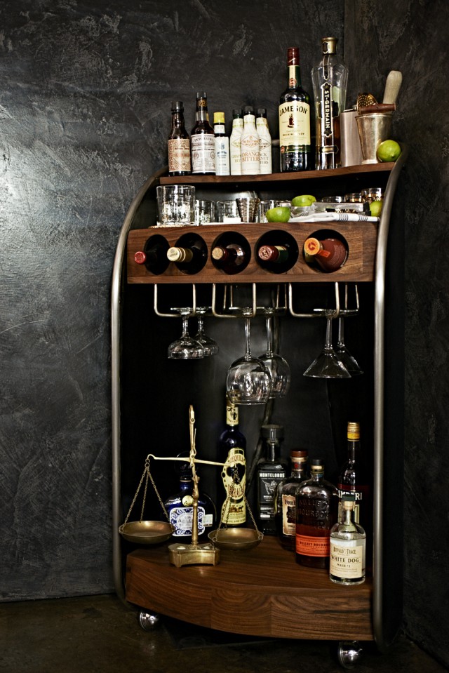 Planning a cocktail party? You need this bar!