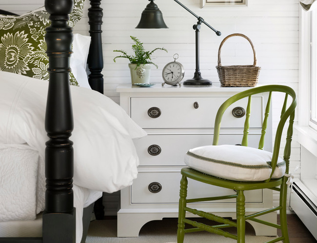 Your all-in-one-place box for guest room essentials