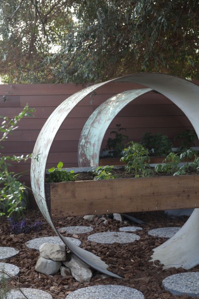 Brilliant Idea for a Raised Bed