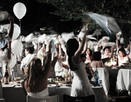 Al Fresco Dining, Flash Mob-Style