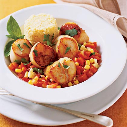 Quick Scallops with Peppers and Corn