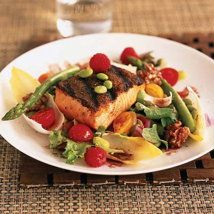 Grilled Salmon Salad with Raspberry Vinaigrette