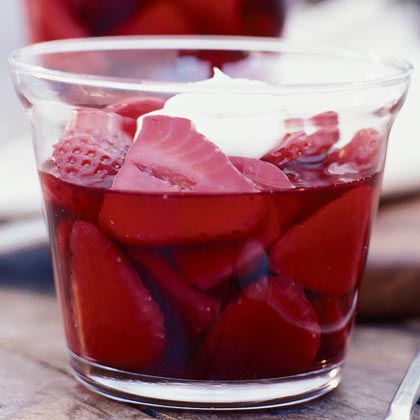 Merlot Strawberries with Vanilla Cream