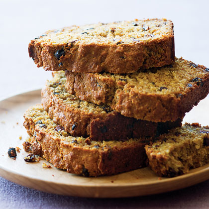 Oatmeal-Currant Breakfast Bread