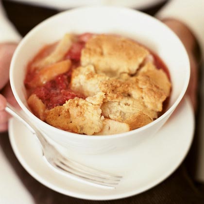 Strawberry-Apple Macaroon Crumble