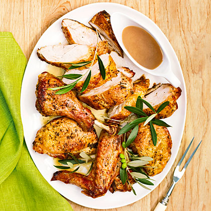 su – Grilled Butterflied Turkey with Rosemary Garlic Gravy