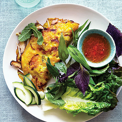 Sizzling Saigon Crêpes (Bánh Xèo)