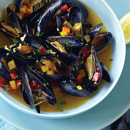 Saffron Steamed Mussels