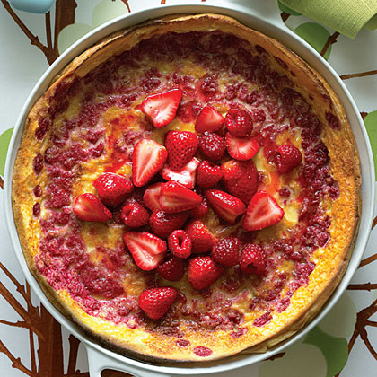 su-Custardy Oven Pancake with Mixed Berries