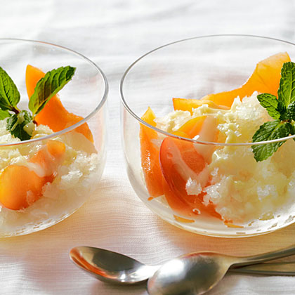 su-Ginger Shaved Ice with Apricots and Sweetened Condensed Milk