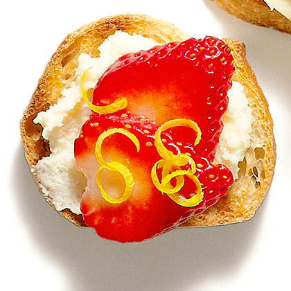 su-Strawberry Mascarpone Bruschetta