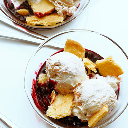 su-Bluebarb Pie Ice Cream Sundaes