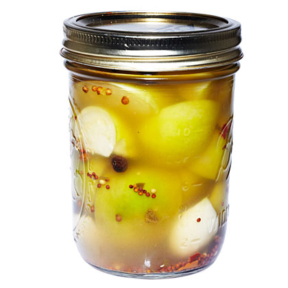 Quick Pickled Tomatillos