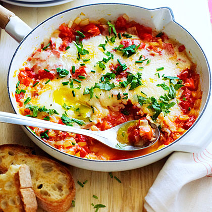 su-Caprese Skillet Eggs